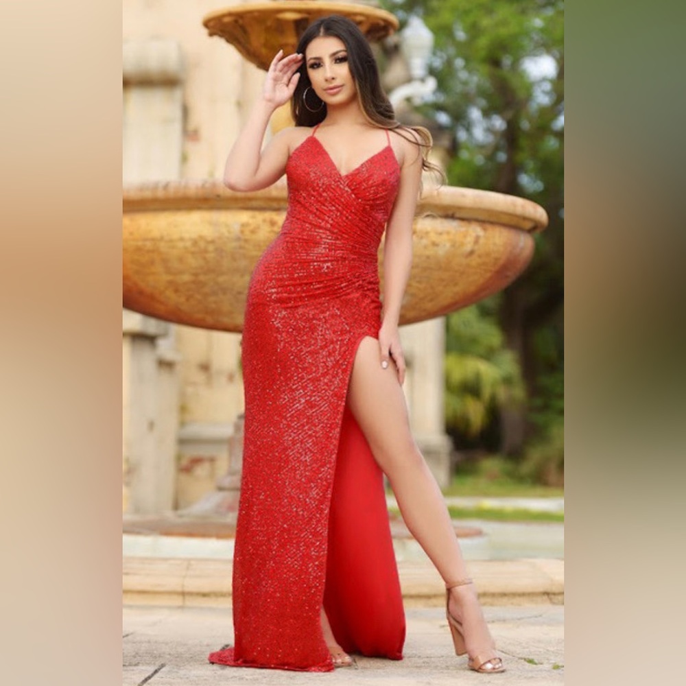 Jessica Rabbit Red Dress - Picture 3 of 15